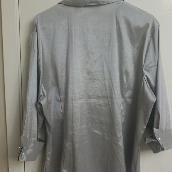 Silver fancy blouse with rhinestone buttons - Picture 6 of 6